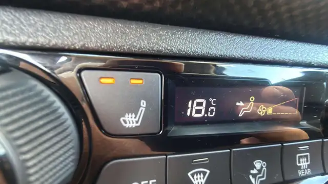 2025 Nissan Kicks Play SV B.CAM/R.START/H.SEATS&WHEEL/CARPLAY/LO - Photo 25