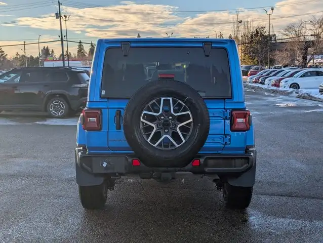 2025 Jeep Wrangler Sahara - Photo 2