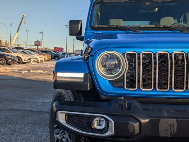2025 Jeep Wrangler Sahara - Photo 8