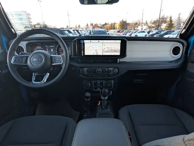 2025 Jeep Wrangler Sahara - Photo 17