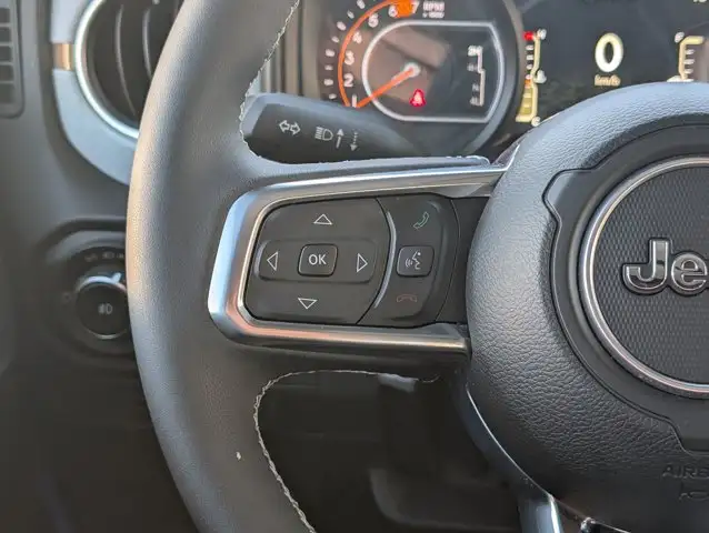 2025 Jeep Wrangler Sahara - Photo 18