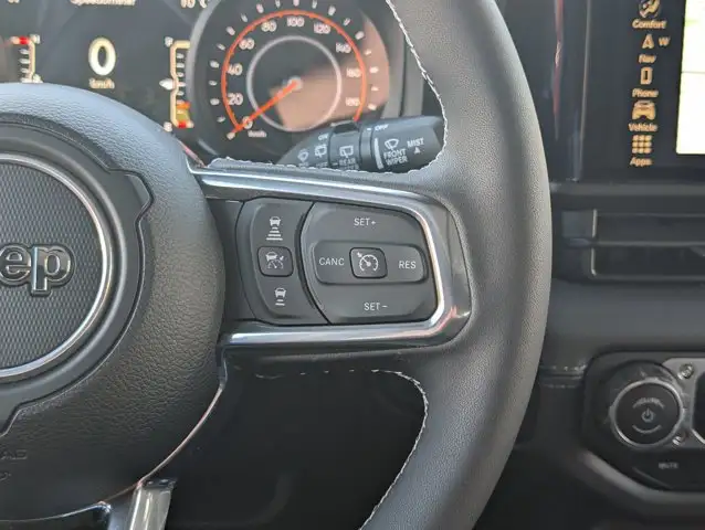 2025 Jeep Wrangler Sahara - Photo 19