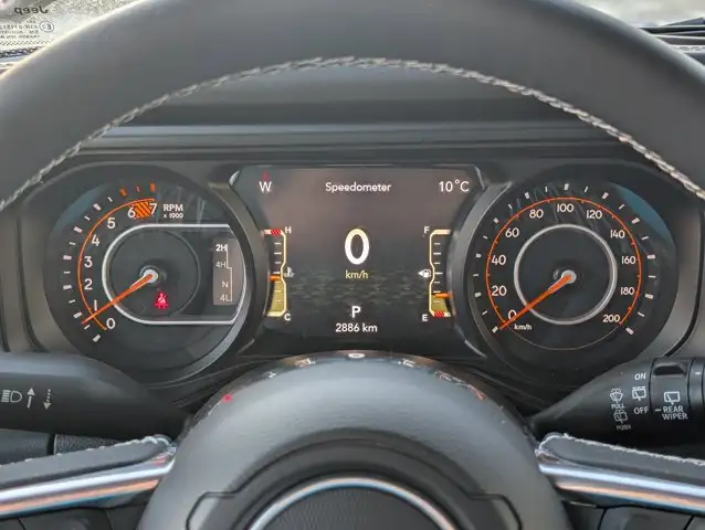 2025 Jeep Wrangler Sahara - Photo 20