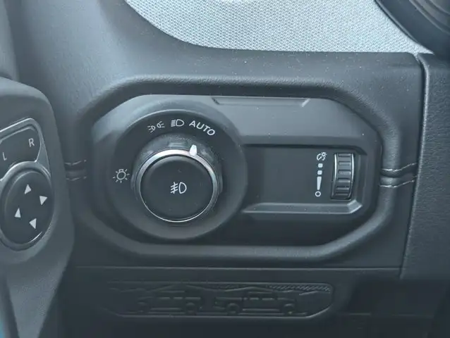 2025 Jeep Wrangler Sahara - Photo 21