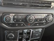 2025 Jeep Wrangler Sahara - Photo 25