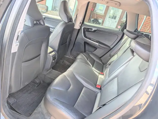 2016 Volvo XC60 AWD 5dr T5 Special Edition Premier | Sun-roof! | - Photo 12