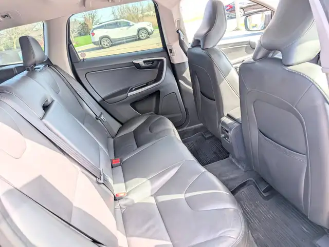 2016 Volvo XC60 AWD 5dr T5 Special Edition Premier | Sun-roof! | - Photo 14