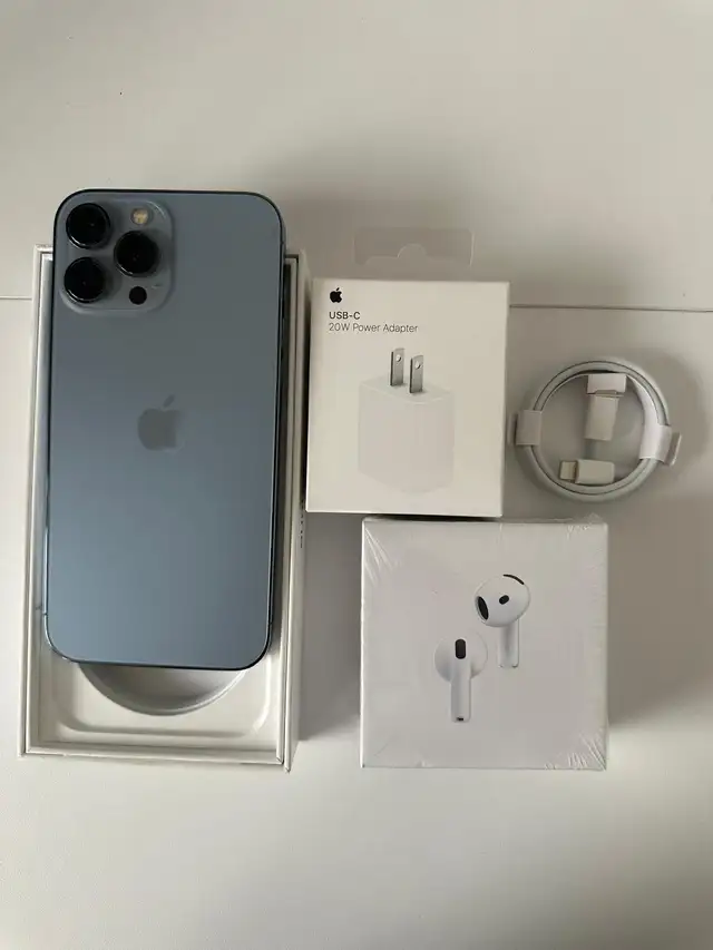 iPhone 13 Pro Max 128GB 85% battery AirPods & Fast Charger