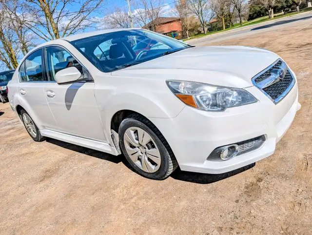 2014 Subaru Legacy 2.5i Premium | Heated seats! | One owner! | C - Photo 3