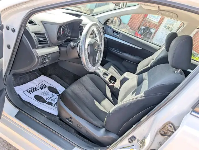 2014 Subaru Legacy 2.5i Premium | Heated seats! | One owner! | C - Photo 5