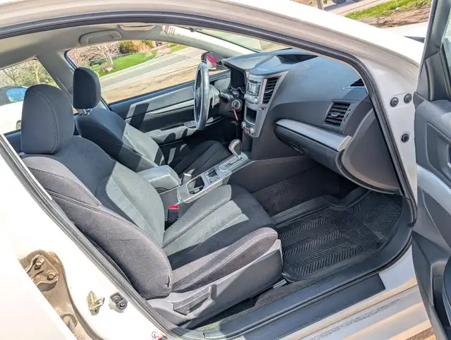 2014 Subaru Legacy 2.5i Premium | Heated seats! | One owner! | C - Photo 12
