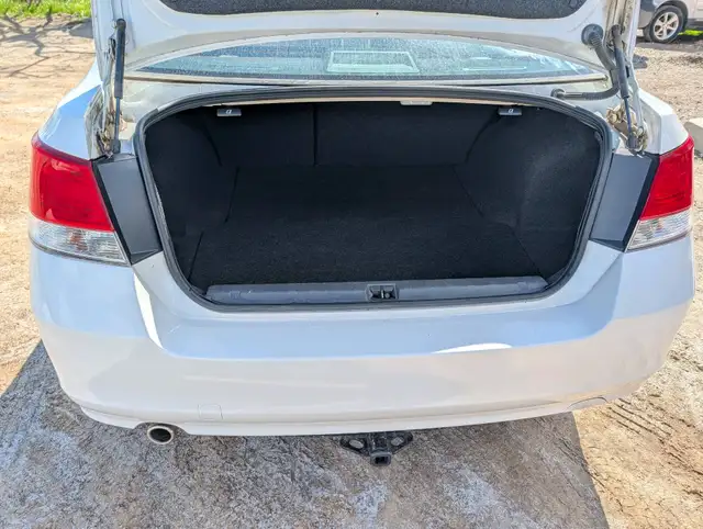 2014 Subaru Legacy 2.5i Premium | Heated seats! | One owner! | C - Photo 20