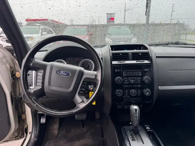 2009 Ford Escape LIMITED, AWD, V6, LEATHER, AUTO, AS IS SPECIAL - Photo 11
