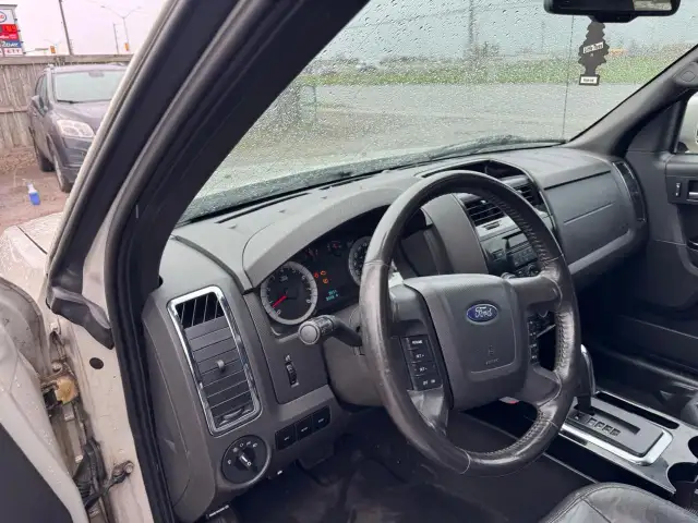 2009 Ford Escape LIMITED, AWD, V6, LEATHER, AUTO, AS IS SPECIAL - Photo 12