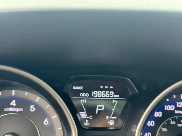2013 Hyundai Elantra GLS, NO ACCIDENTS, WELL MAINTAINED, CERTIFI - Photo 14