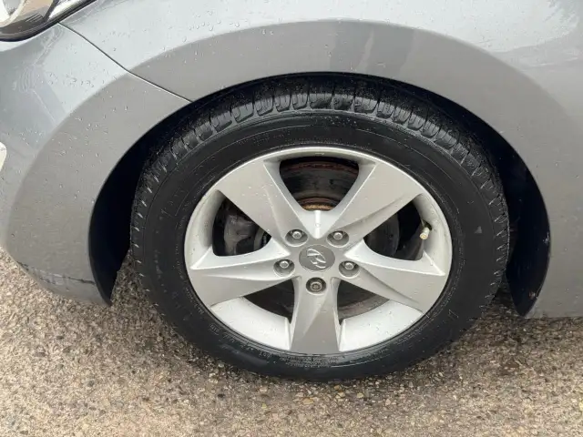 2013 Hyundai Elantra GLS, NO ACCIDENTS, WELL MAINTAINED, CERTIFI - Photo 16