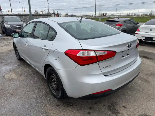 2016 Kia Forte LX, AUTO, SEDAN, 4 CYL, GREAT ON FUEL, CERTIFIED - Photo 4