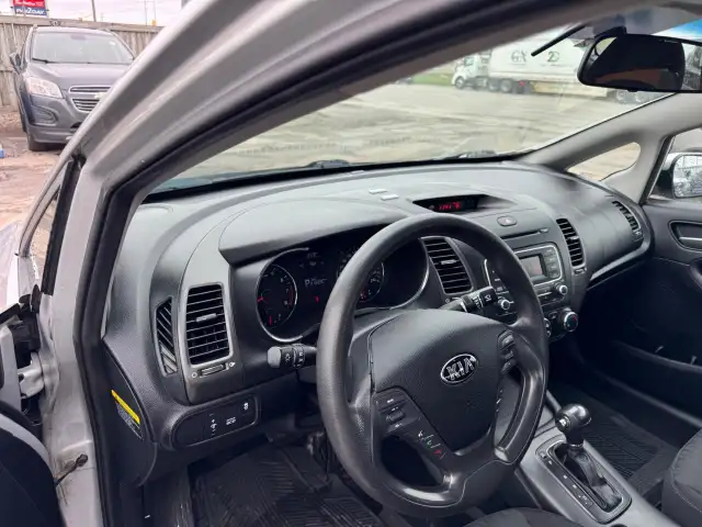2016 Kia Forte LX, AUTO, SEDAN, 4 CYL, GREAT ON FUEL, CERTIFIED - Photo 12
