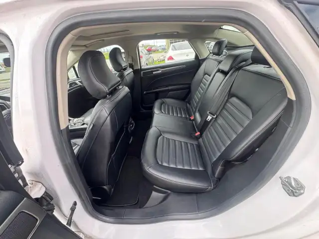 2017 Ford Fusion SE, LEATHER, LOADED, ONLY 136KMS, CERTIFIED - Photo 10