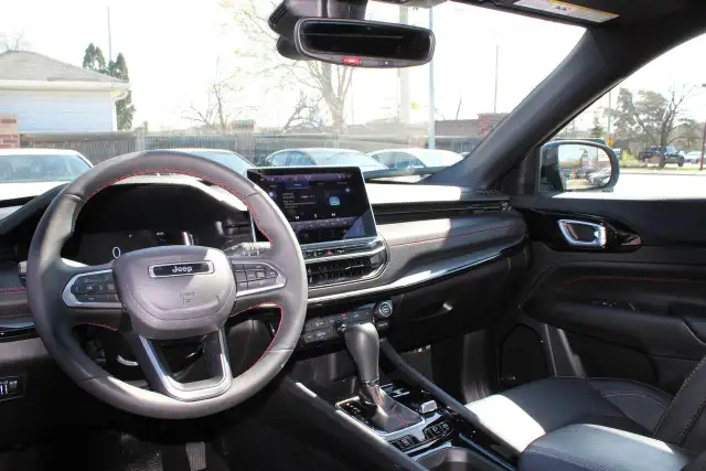 2024 Jeep Compass Trailhawk - Photo 13