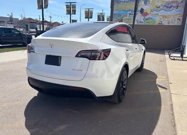 2022 Tesla Model Y Performance AWD - Photo 9