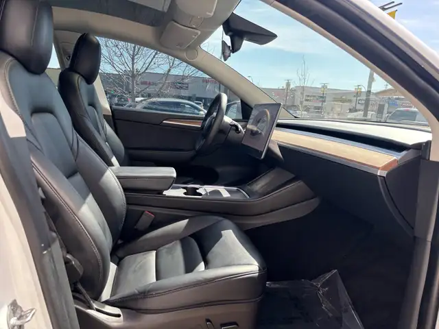 2022 Tesla Model Y Performance AWD - Photo 17