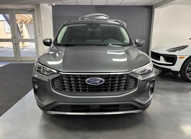2025 Ford Escape Platinum AWD - Photo 8