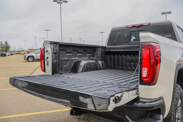 2026 GMC Sierra 1500 AT4X - Photo 8