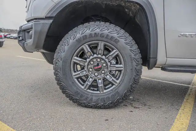 2026 GMC Sierra 1500 AT4X - Photo 13