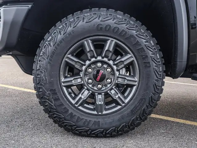 2026 GMC Sierra 1500 AT4X - Photo 9