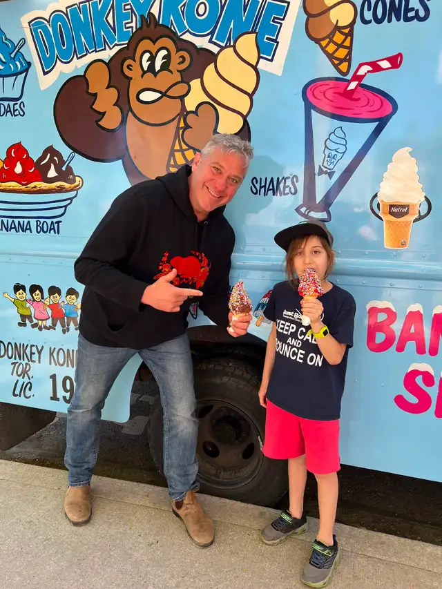 Donkey kone book for ice cream truck now since 1987 text me at 4 - Photo 10