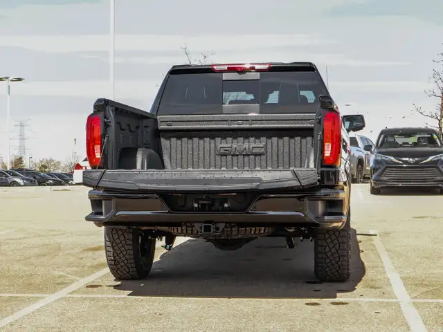 2026 GMC Sierra 1500 AT4X - Photo 9