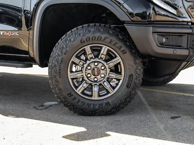2026 GMC Sierra 1500 AT4X - Photo 11