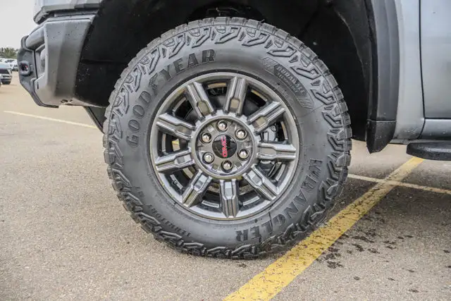 2026 GMC Sierra 1500 AT4X - Photo 13