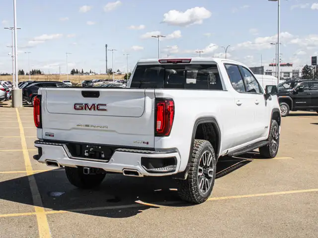 2026 GMC Sierra 1500 AT4 - Photo 9