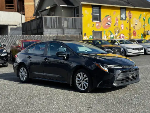 2025 TOYOTA COROLLA - Photo 3
