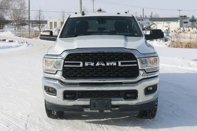2022 Ram 3500 Big Horn 4X4 (6.7L Diesel) - Photo 2