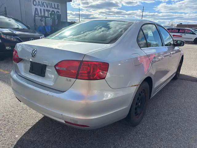 2011 Volkswagen Jetta 4dr 2.5L Auto Comfortline - Photo 6