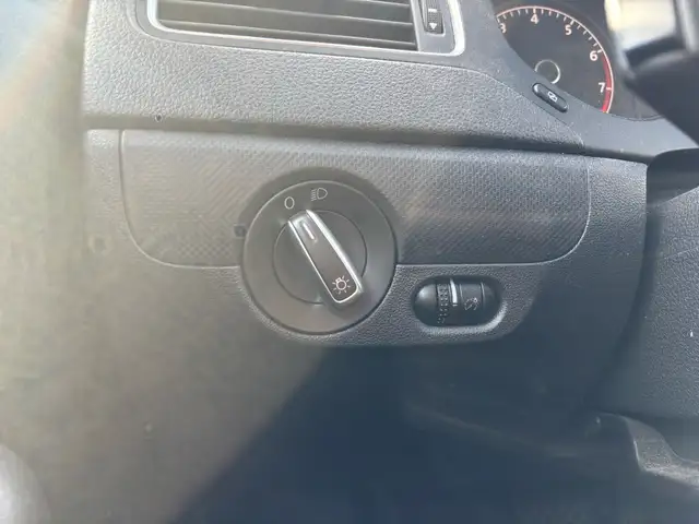 2011 Volkswagen Jetta 4dr 2.5L Auto Comfortline - Photo 12