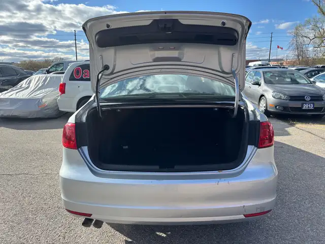 2011 Volkswagen Jetta 4dr 2.5L Auto Comfortline - Photo 21