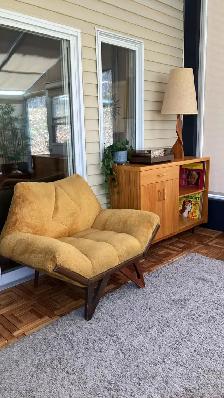 Mid century. Crédence, buffet disque vinyle. Teak Teck lamp NOT