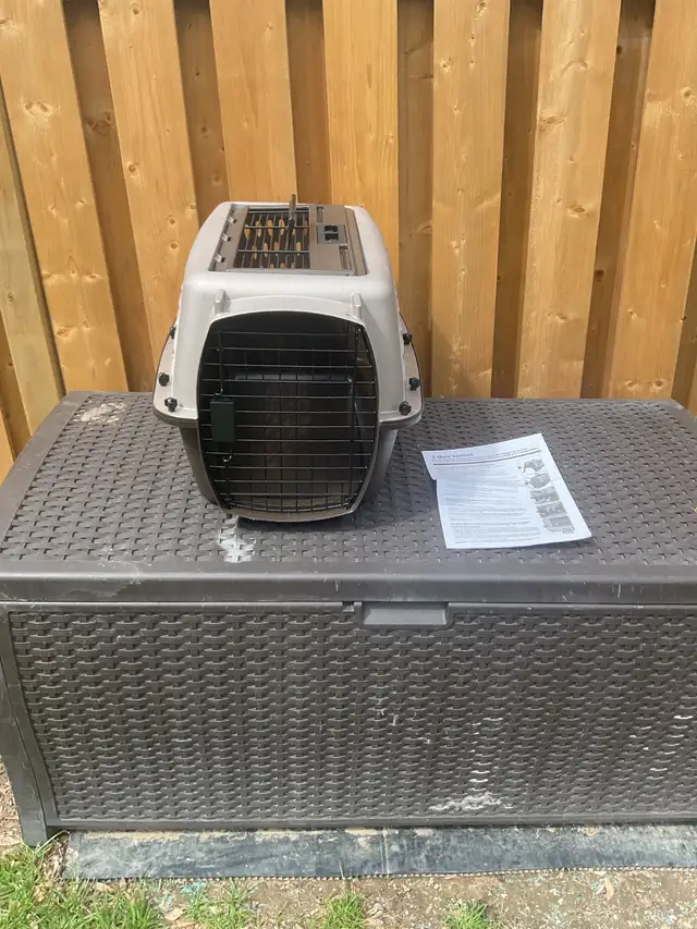 Small Pet Dog Crate , Carrier  $40    23L x16 w X17 h
