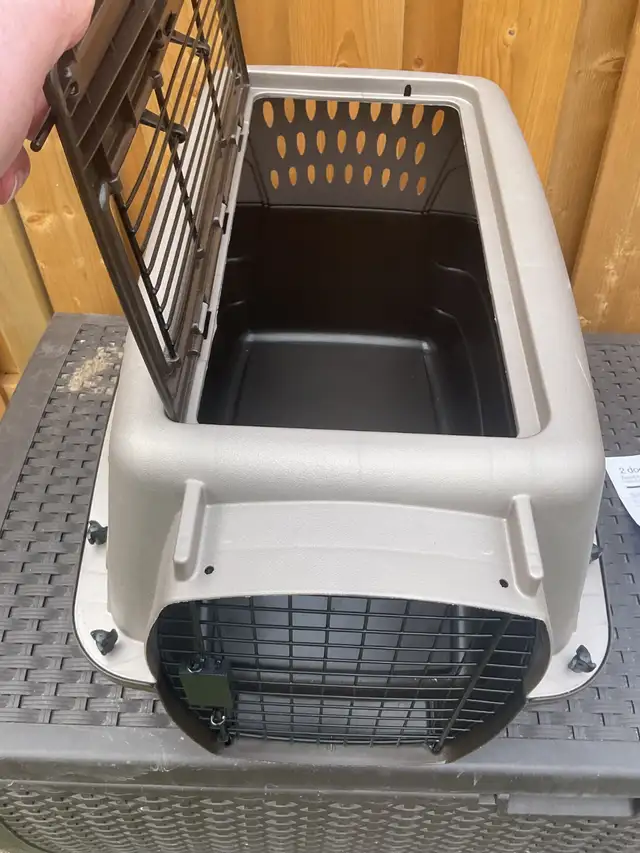 Small Pet Dog Crate , Carrier  $40    23L x16 w X17 h - Photo 2