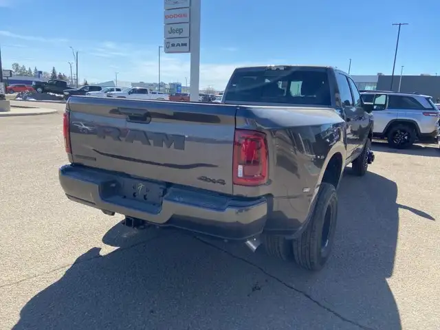 2026 Ram 3500 Big Horn - Photo 5