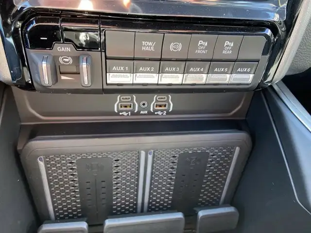 2026 Ram 3500 Big Horn - Photo 23