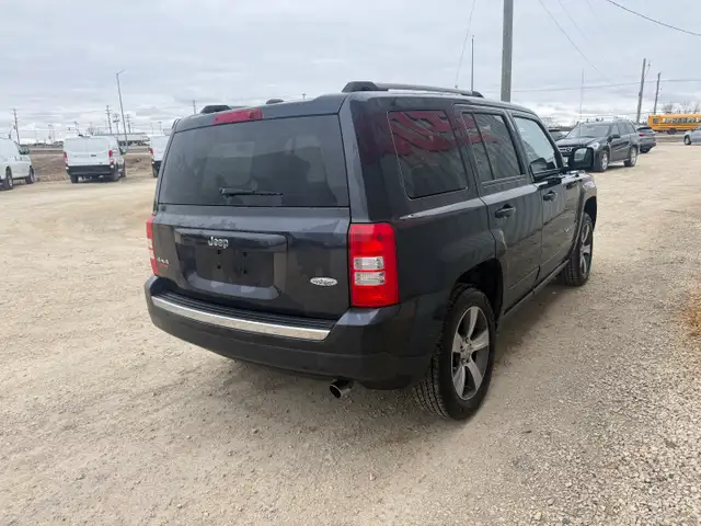 2016 Jeep Patriot High Altitude 4WD - Photo 4