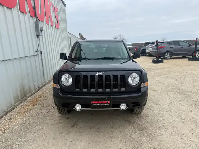 2016 Jeep Patriot High Altitude 4WD - Photo 6