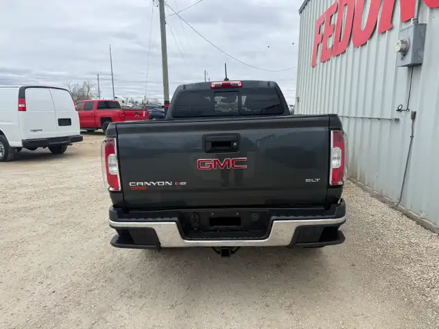 2017 GMC Canyon SLT Crew Cab 4WD - Photo 3