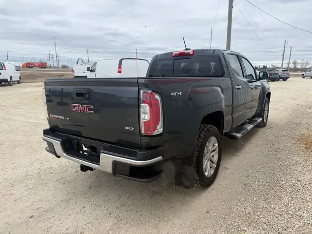 2017 GMC Canyon SLT Crew Cab 4WD - Photo 4