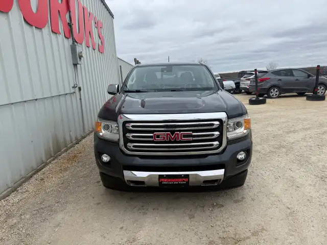 2017 GMC Canyon SLT Crew Cab 4WD - Photo 7